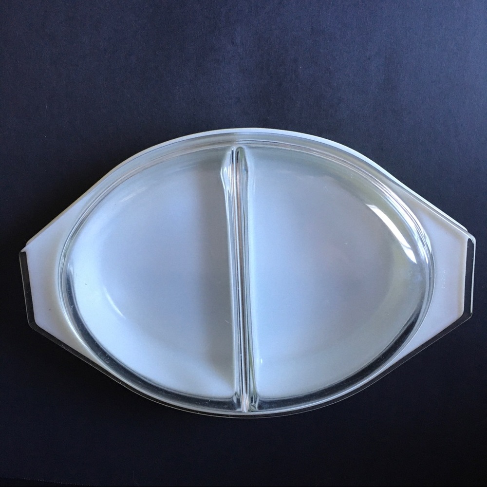 Divided Pyrex Casserole Baker Server Dish & Lid.  1.5 quarts Vintage FLAWLESS - Picture 3 of 4